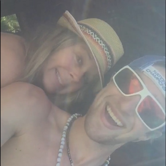 ๐ชถMEET THE POSHER-Thanks for stopping by! Please reach out with any questions! - Picture 10 of 16